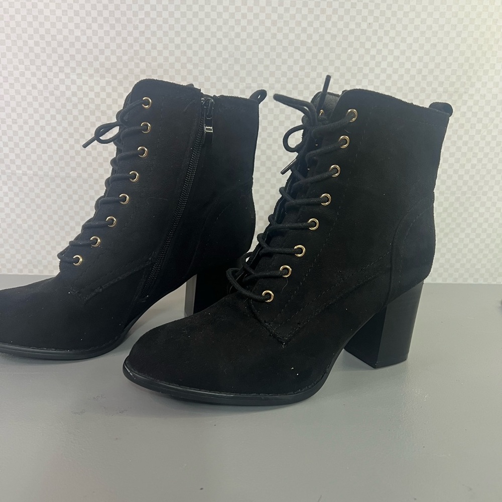 Journee Collection Women's Baylor Lace Up Bootie Black Size 9 Easy On/off Zipper